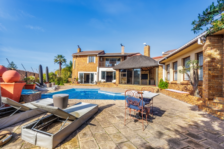 7 Bedroom Property for Sale in Eversdal Heights Western Cape